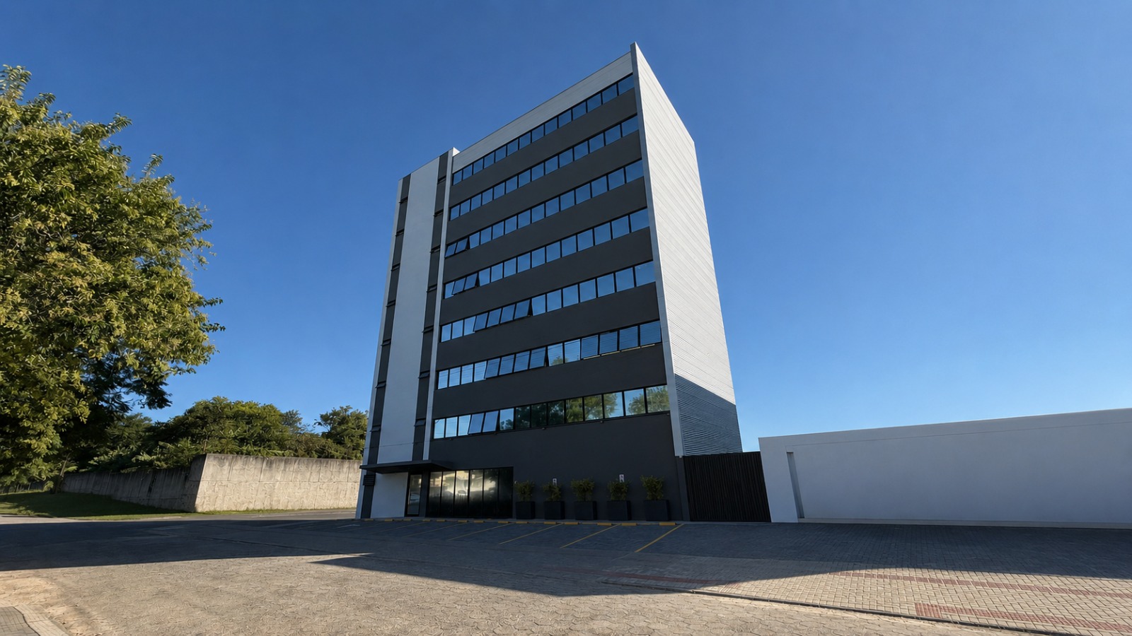 Grupo nascido em Criciúma amplia estrutura e prepara novo ciclo de crescimento no varejo farmacêutico